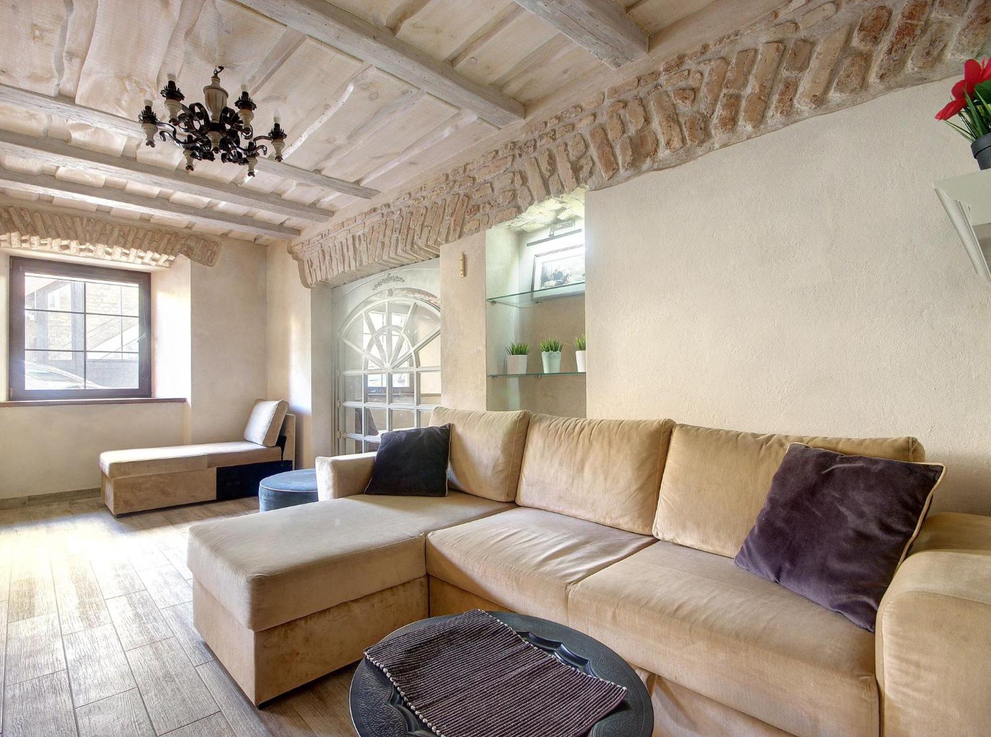 Historical Apartments X Free Parking Self Check In 24X7 By H&H VNO Buitenkant foto