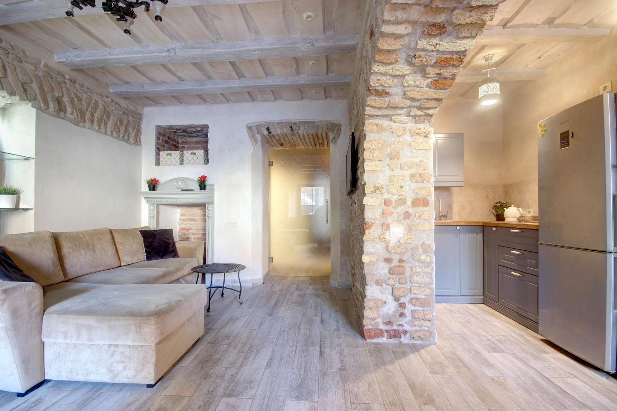 Historical Apartments X Free Parking Self Check In 24X7 By H&H VNO Buitenkant foto