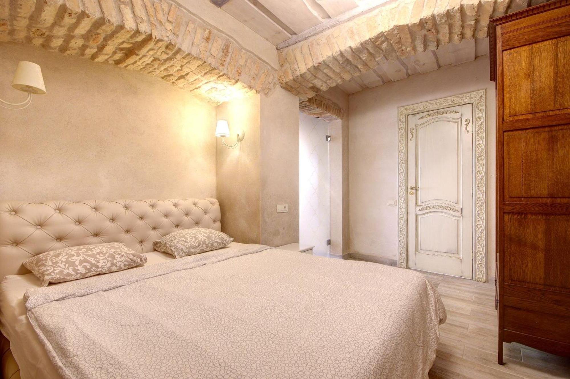Historical Apartments X Free Parking Self Check In 24X7 By H&H VNO Buitenkant foto