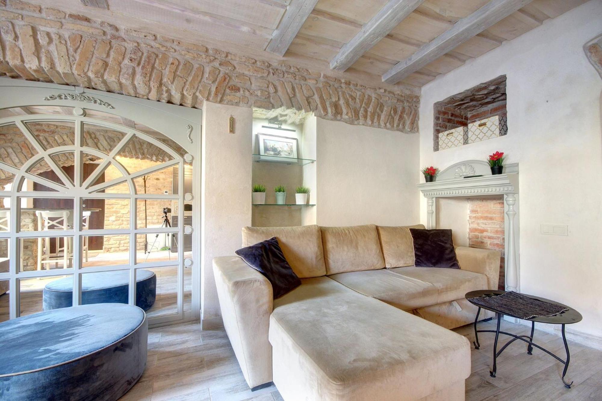 Historical Apartments X Free Parking Self Check In 24X7 By H&H VNO Buitenkant foto